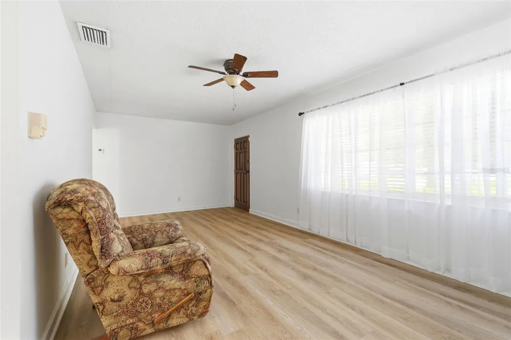 10651 125TH AVENUE Largo, FL 33773