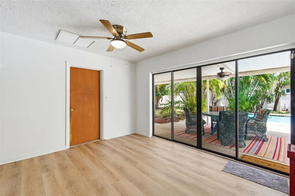 10651 125TH AVENUE Largo, FL 33773