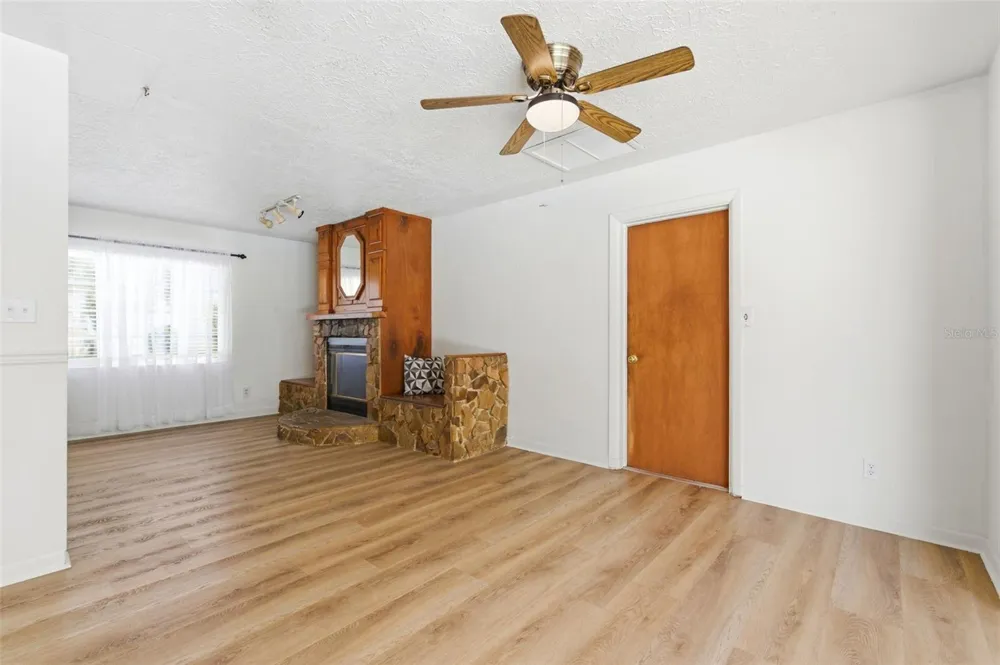10651 125TH AVENUE Largo, FL 33773