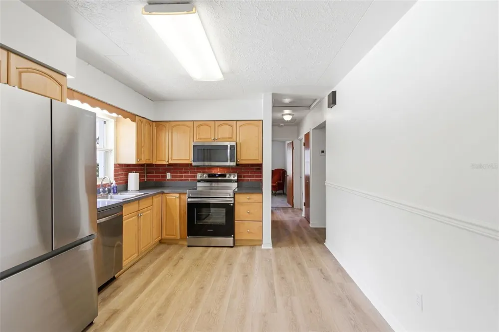 10651 125TH AVENUE Largo, FL 33773