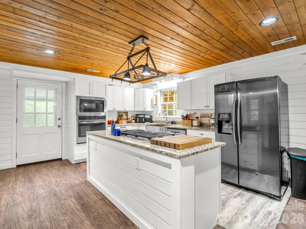 679 Solomon Jones Road Cedar Mountain, NC 28718