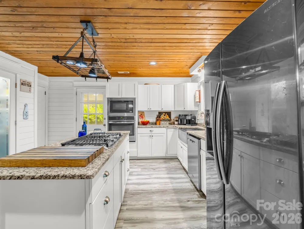 679 Solomon Jones Road Cedar Mountain, NC 28718