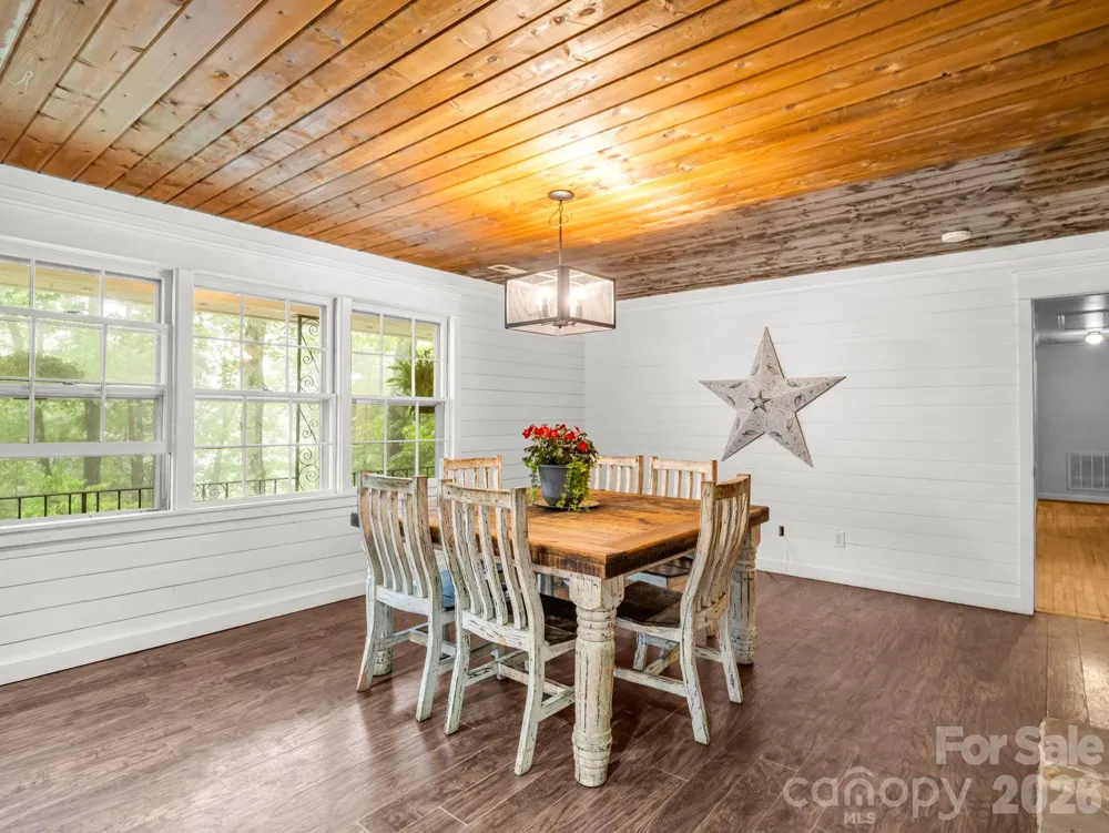 679 Solomon Jones Road Cedar Mountain, NC 28718