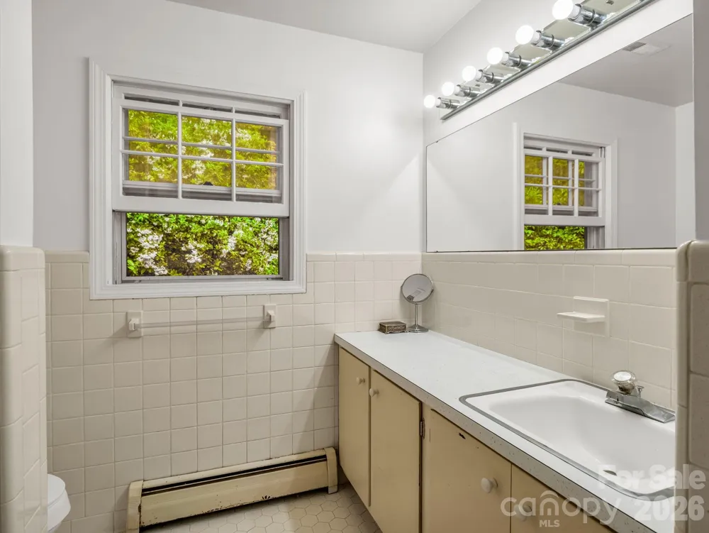 679 Solomon Jones Road Cedar Mountain, NC 28718