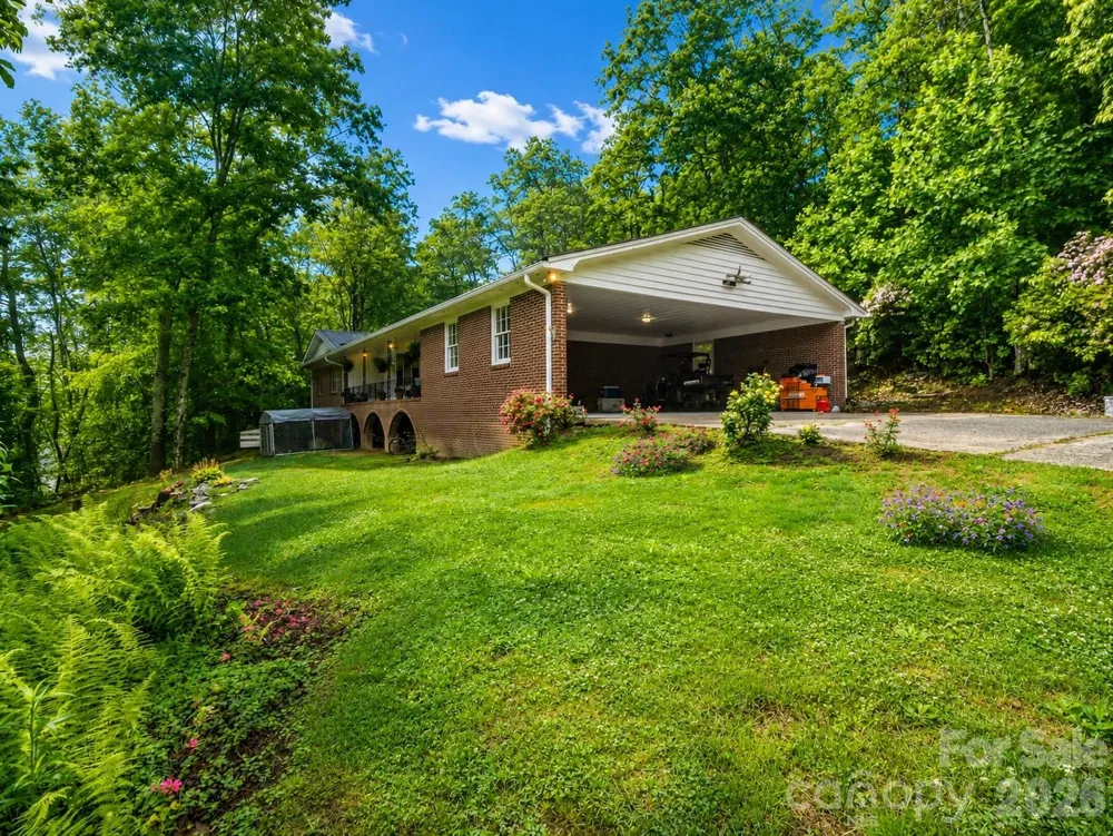 679 Solomon Jones Road Cedar Mountain, NC 28718