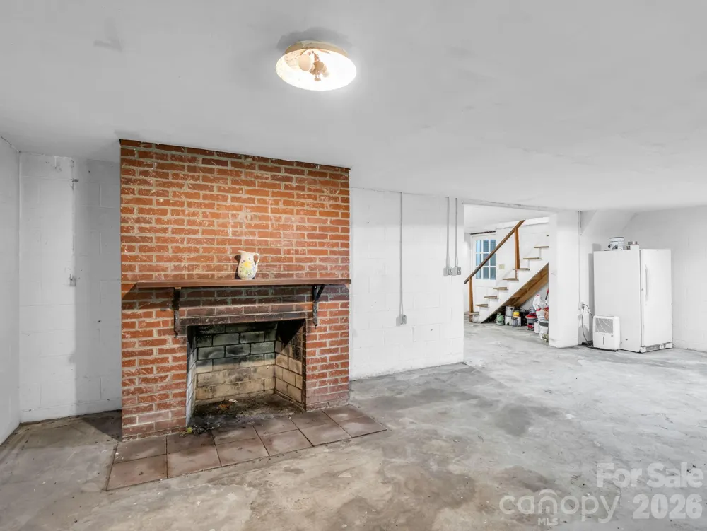 679 Solomon Jones Road Cedar Mountain, NC 28718