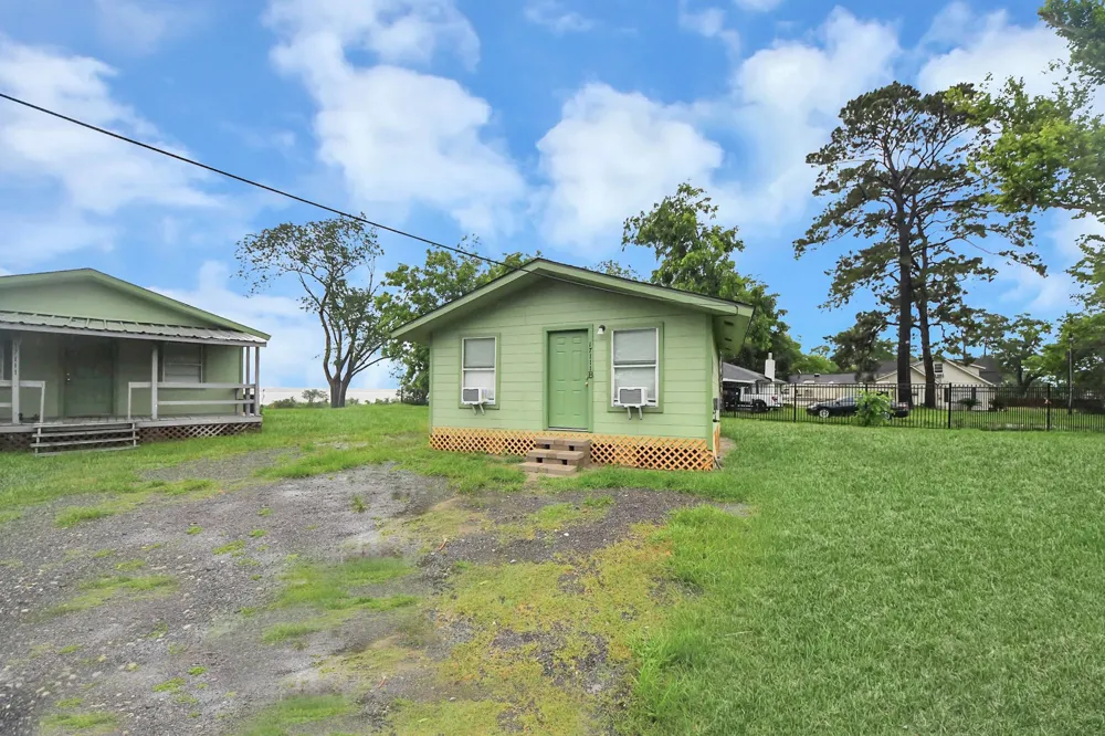 17111 River Road #B Channelview, TX 77530