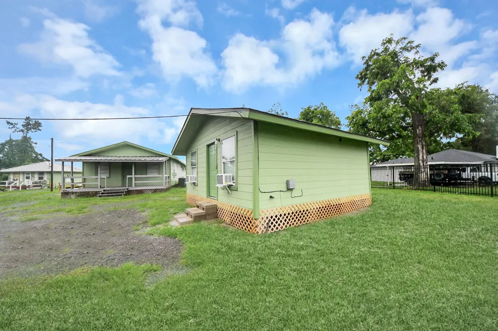 17111 River Road #B Channelview, TX 77530