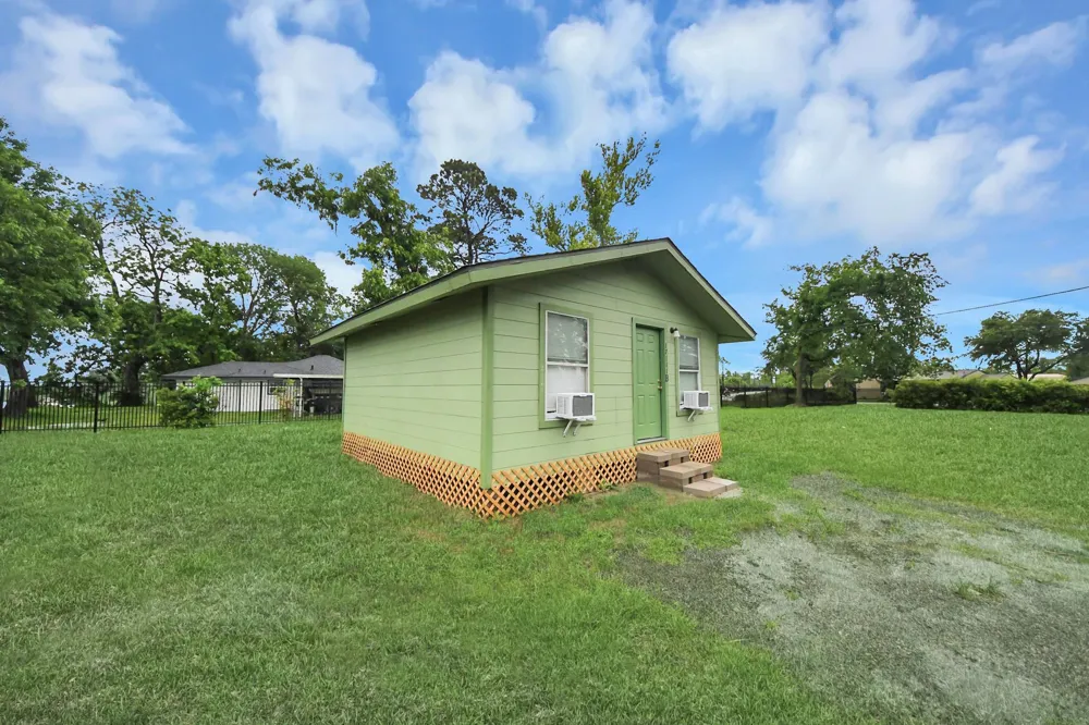 17111 River Road #B Channelview, TX 77530