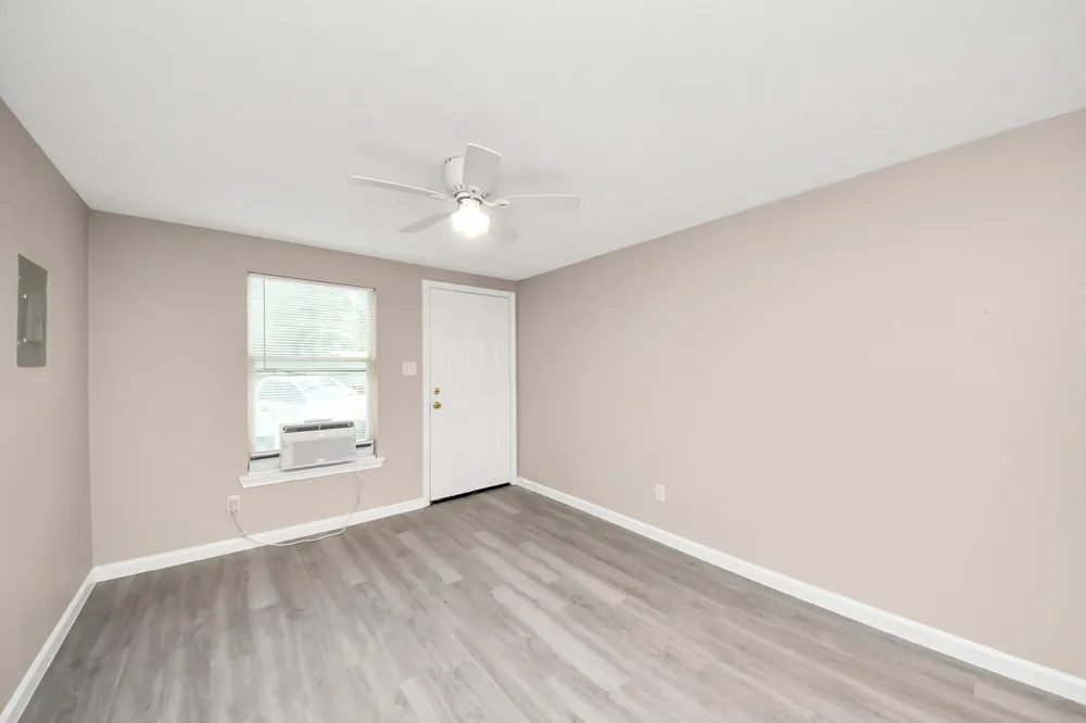 17111 River Road #B Channelview, TX 77530