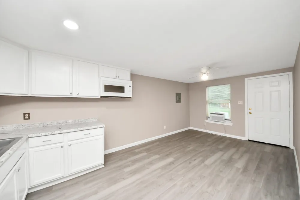17111 River Road #B Channelview, TX 77530