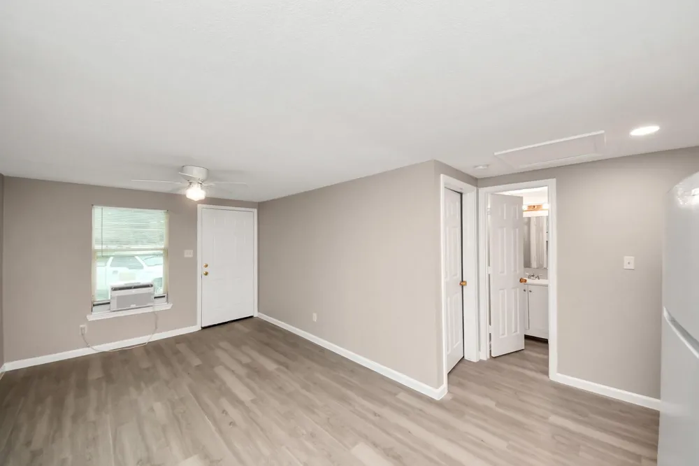 17111 River Road #B Channelview, TX 77530