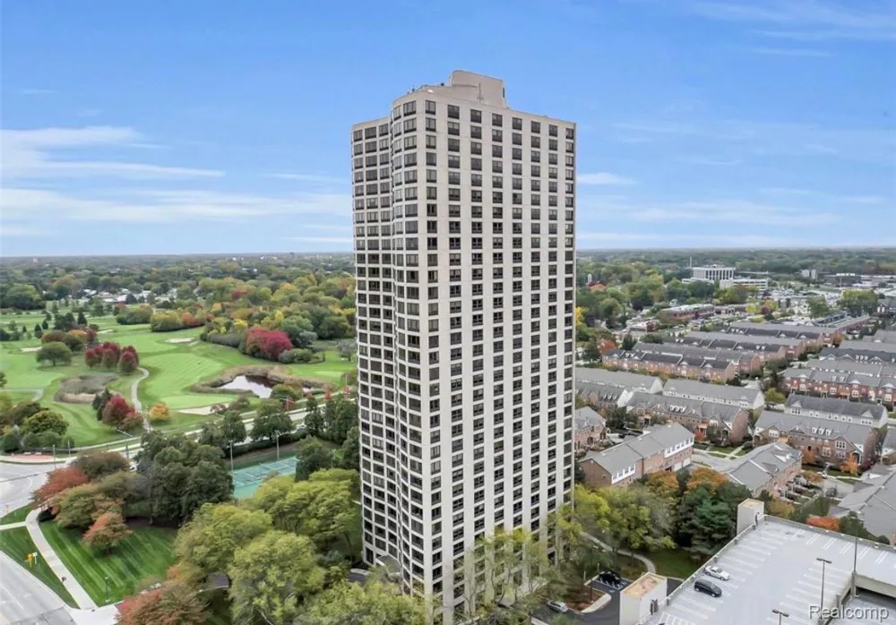 5000 Towncenter Center #607 Southfield City, MI 48075