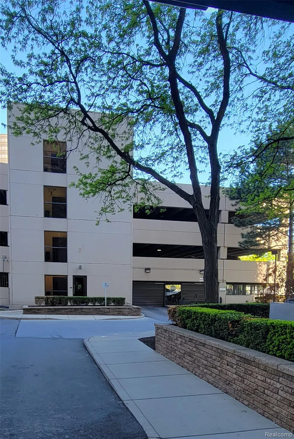 5000 Towncenter Center #607 Southfield City, MI 48075