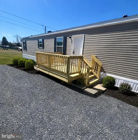 34 CLOVERLEAF COURT
