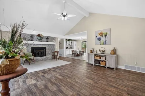106 Pickett Court