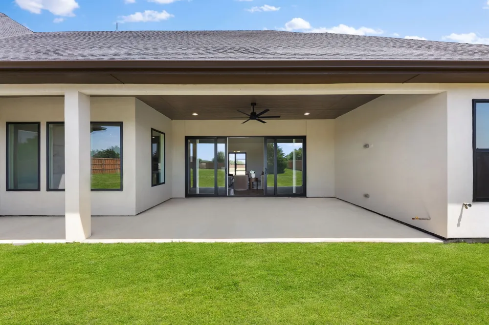 461 Whispering Way Red Oak, TX 75154