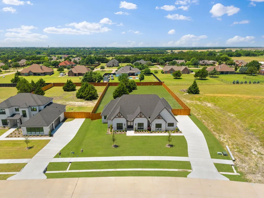 461 Whispering Way Red Oak, TX 75154