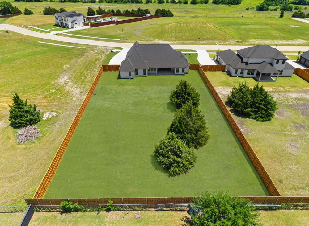 461 Whispering Way Red Oak, TX 75154