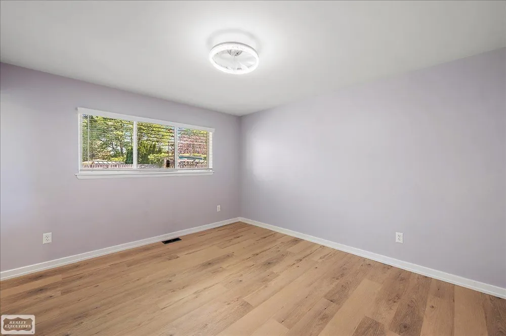 11489 Anna Lisa Street Utica City, MI 48312