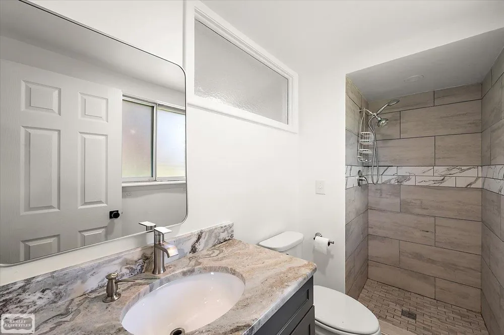 11489 Anna Lisa Street Utica City, MI 48312