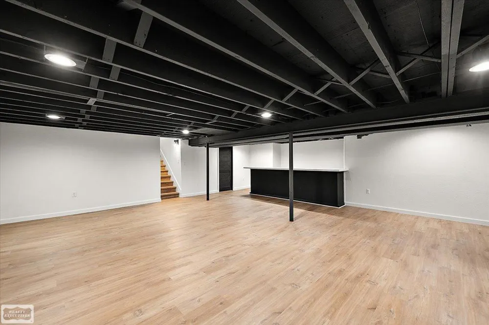 11489 Anna Lisa Street Utica City, MI 48312