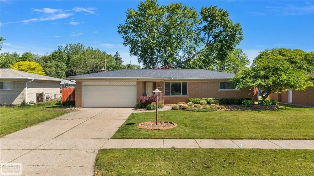 11489 Anna Lisa Street Utica City, MI 48312