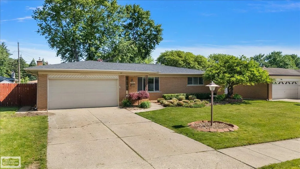 11489 Anna Lisa Street Utica City, MI 48312