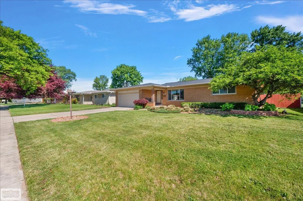 11489 Anna Lisa Street Utica City, MI 48312