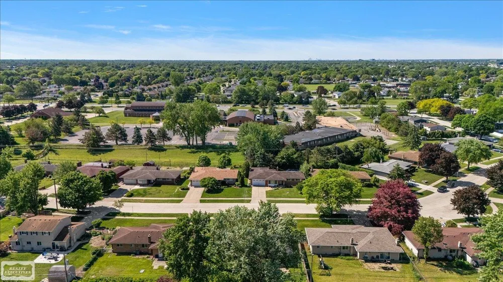 11489 Anna Lisa Street Utica City, MI 48312