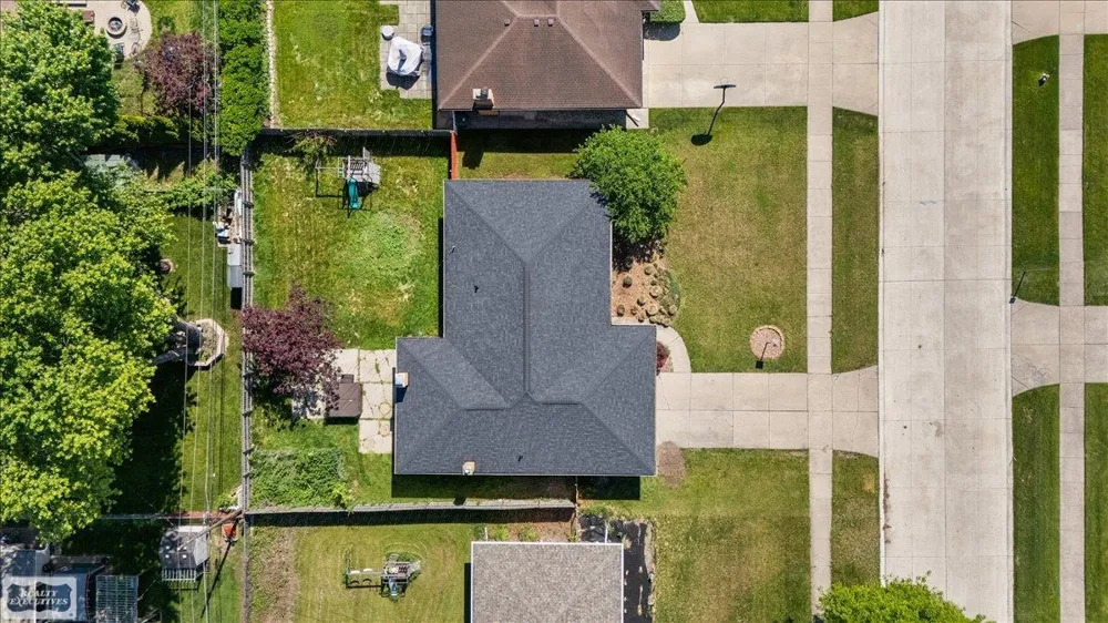 11489 Anna Lisa Street Utica City, MI 48312