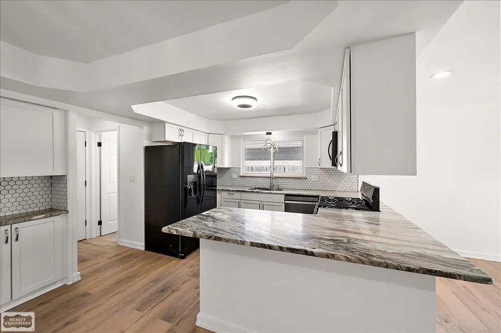 11489 Anna Lisa Street Utica City, MI 48312