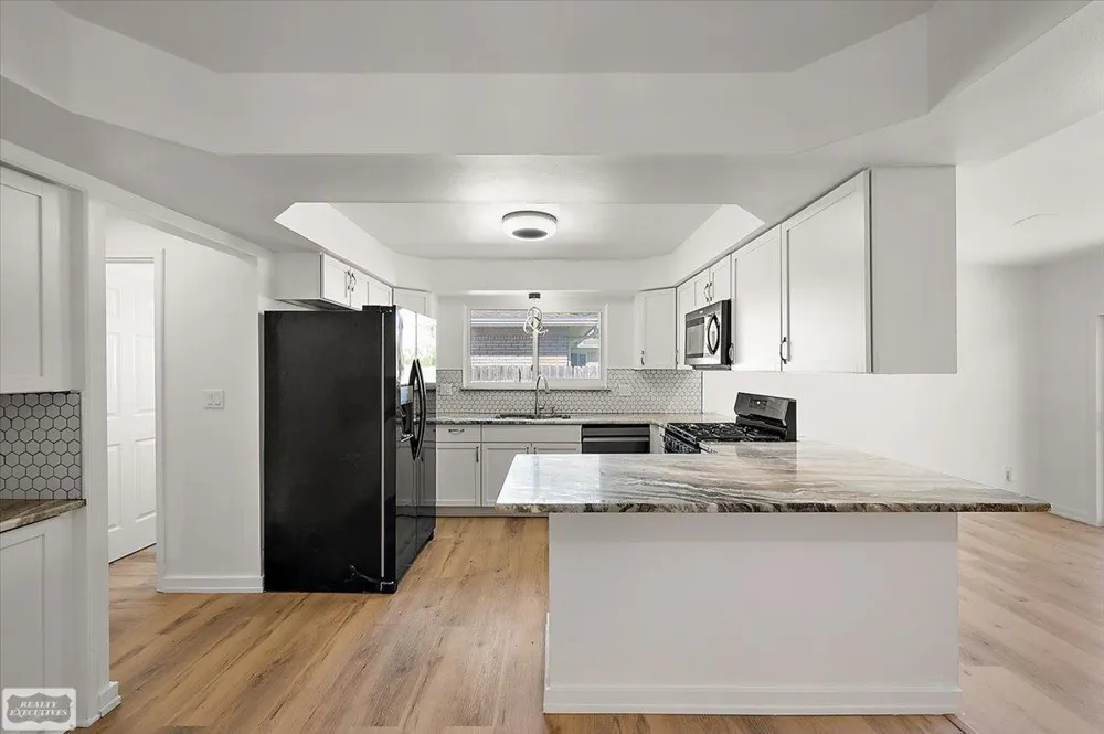 11489 Anna Lisa Street Utica City, MI 48312