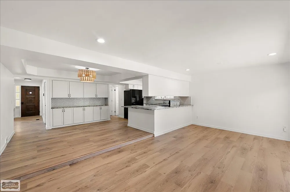 11489 Anna Lisa Street Utica City, MI 48312