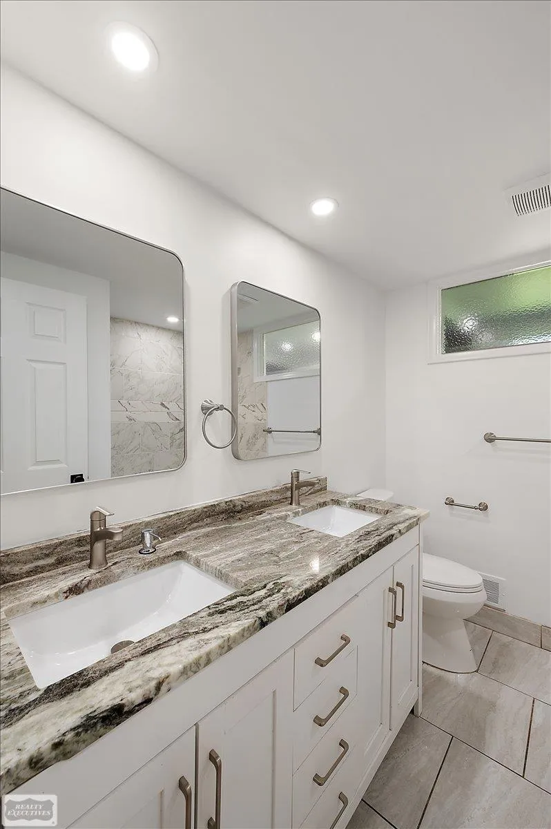 11489 Anna Lisa Street Utica City, MI 48312