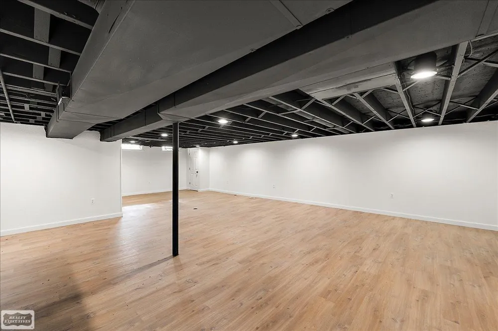 11489 Anna Lisa Street Utica City, MI 48312