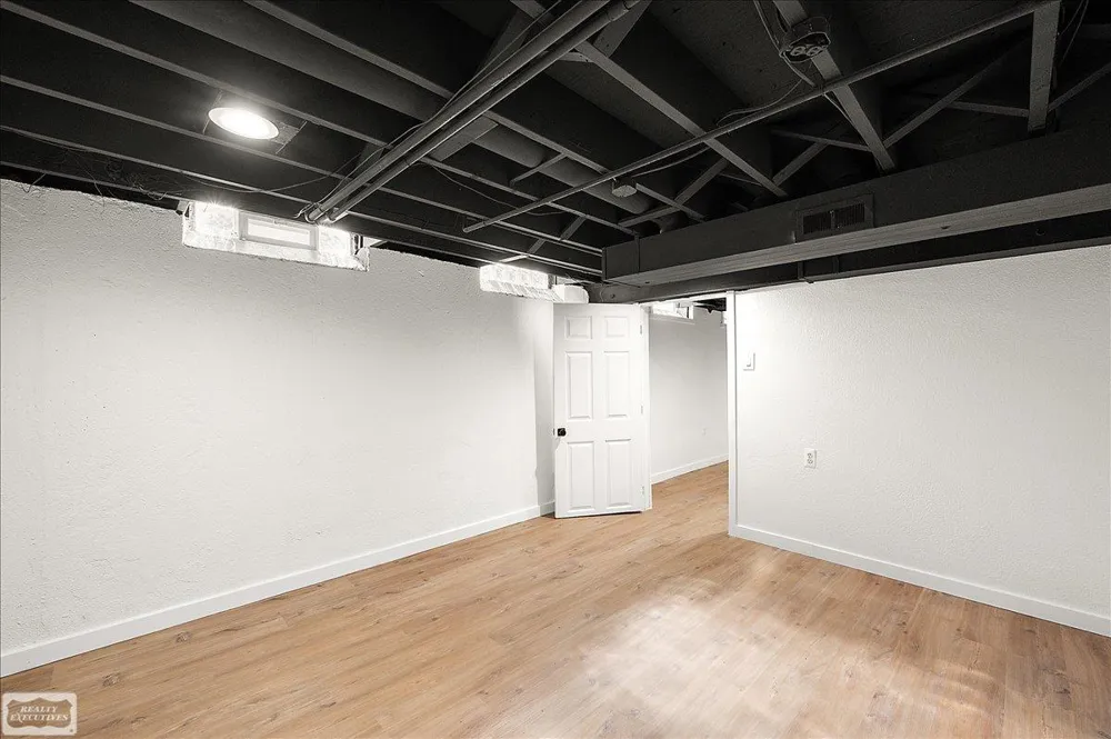 11489 Anna Lisa Street Utica City, MI 48312