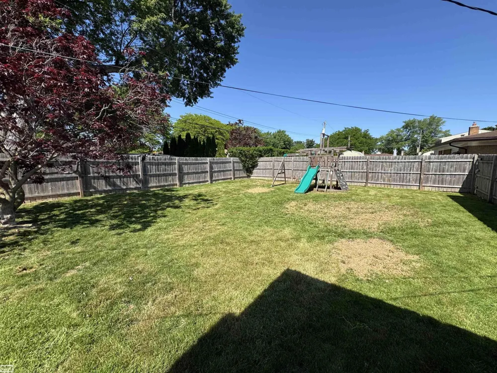11489 Anna Lisa Street Utica City, MI 48312