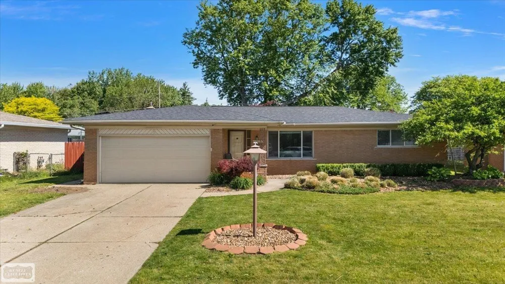 11489 Anna Lisa Street Utica City, MI 48312