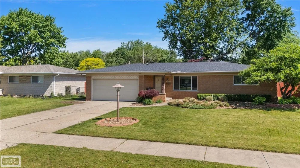 11489 Anna Lisa Street Utica City, MI 48312