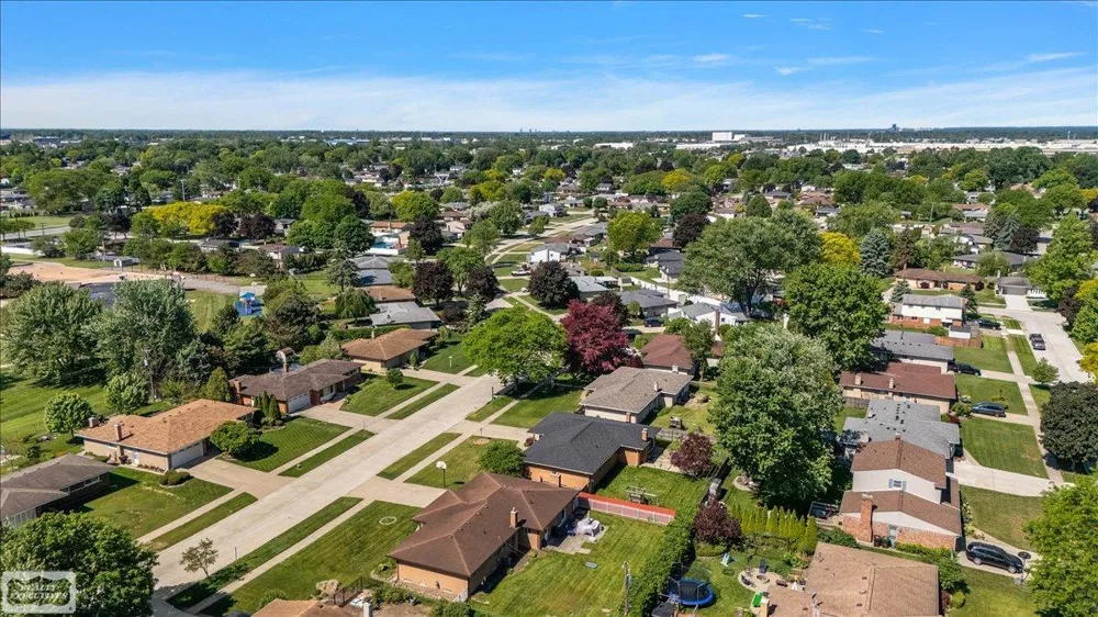 11489 Anna Lisa Street Utica City, MI 48312