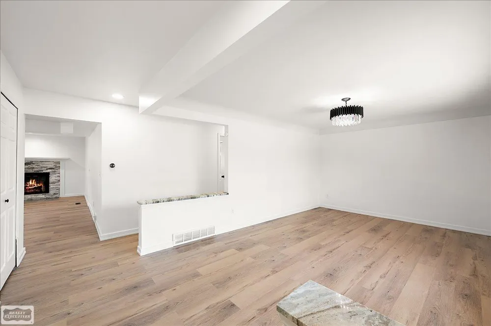 11489 Anna Lisa Street Utica City, MI 48312