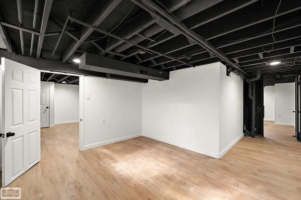 11489 Anna Lisa Street Utica City, MI 48312