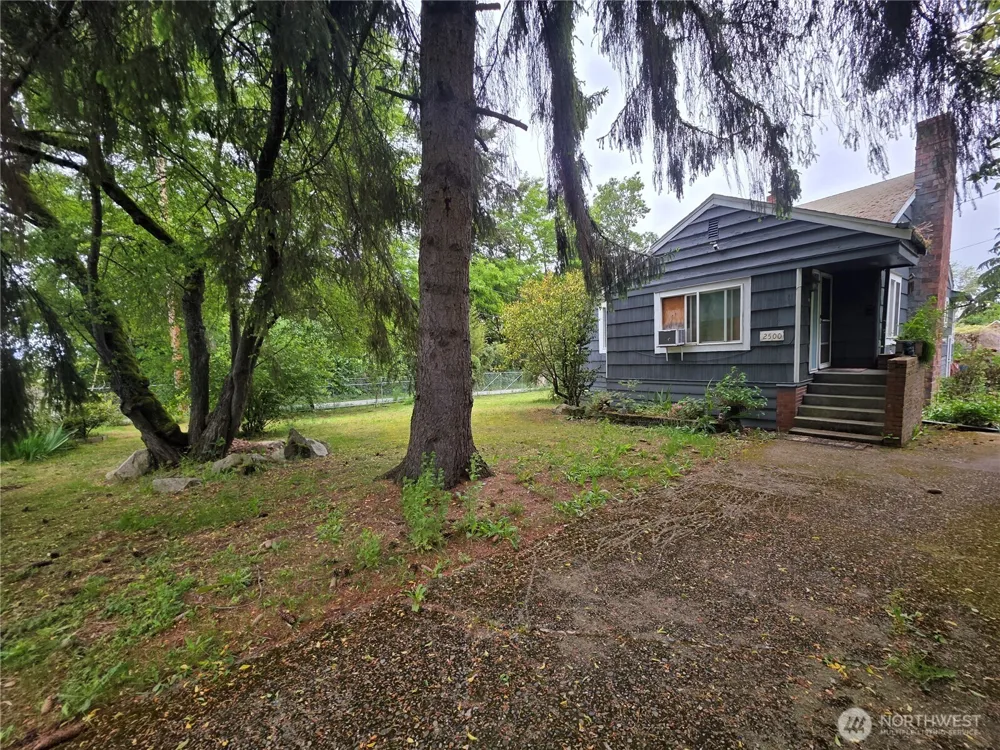 2500 S 208th Street SeaTac, WA 98198