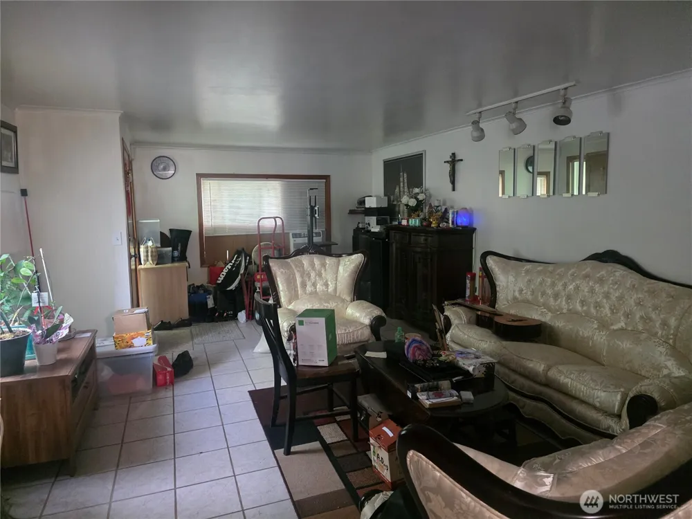 2500 S 208th Street SeaTac, WA 98198