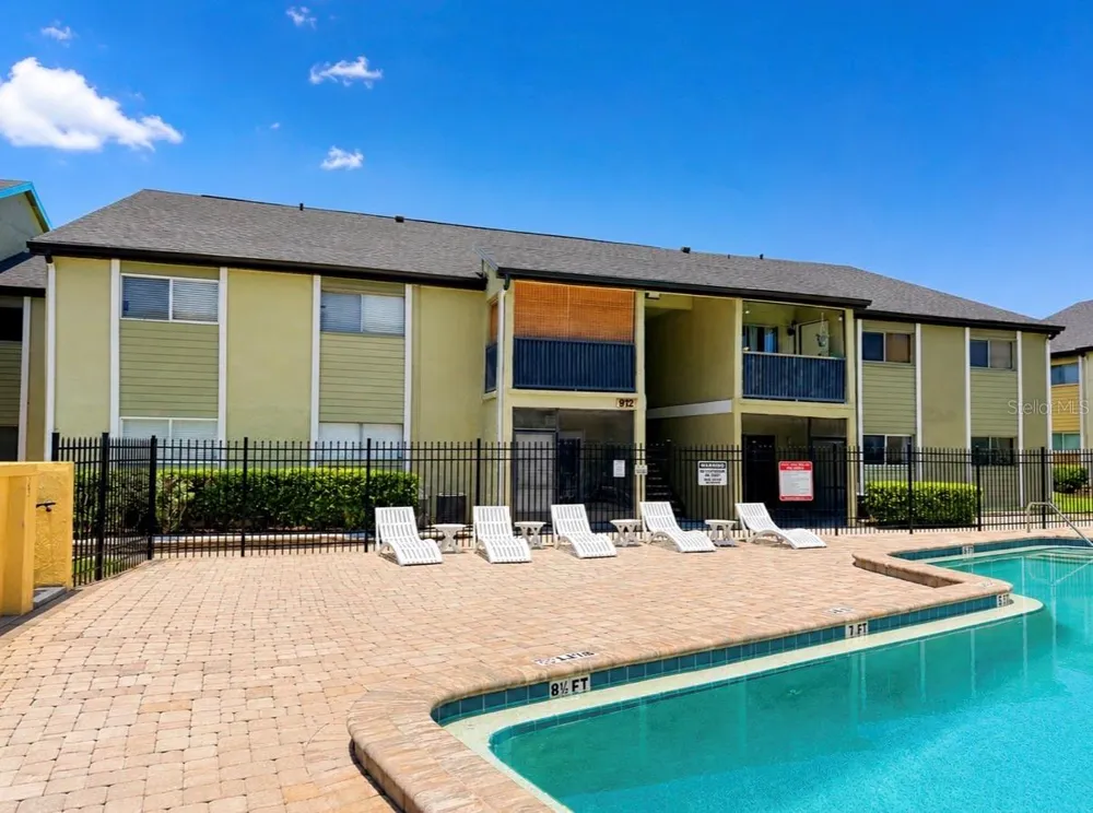912 LAKE DESTINY ROAD #D Altamonte Springs, FL 32714