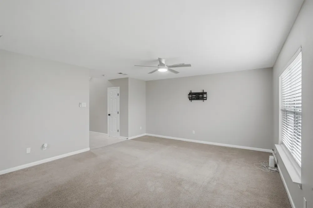 161 Dodge City Trail Newark, TX 76071