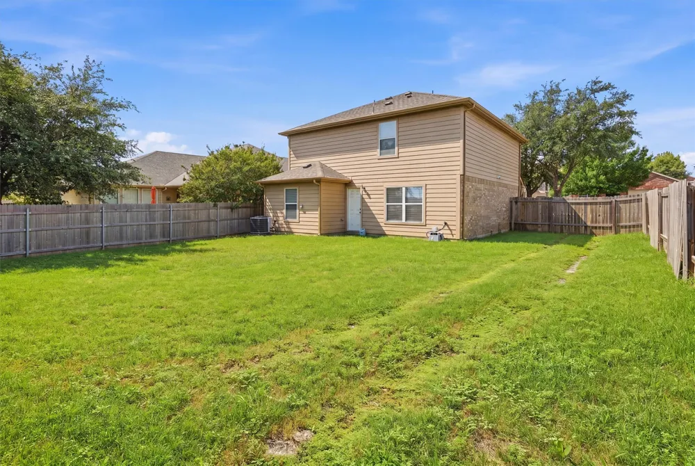 161 Dodge City Trail Newark, TX 76071