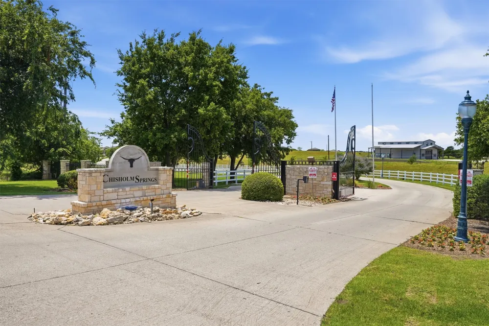 161 Dodge City Trail Newark, TX 76071