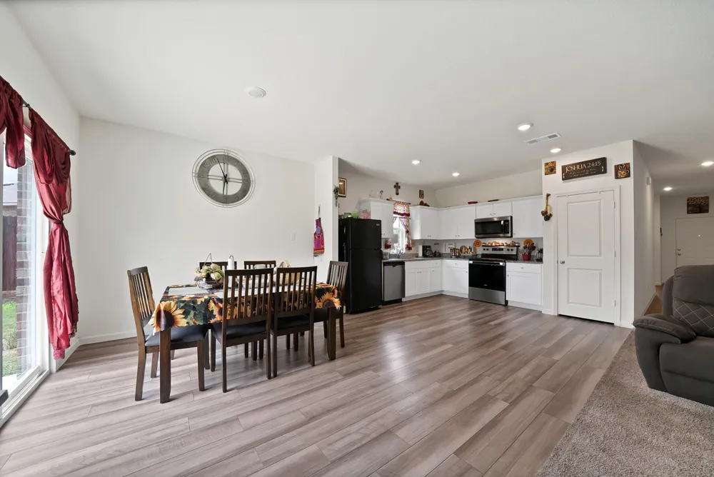 19 Cherryridge Drive Edgecliff Village, TX 76134